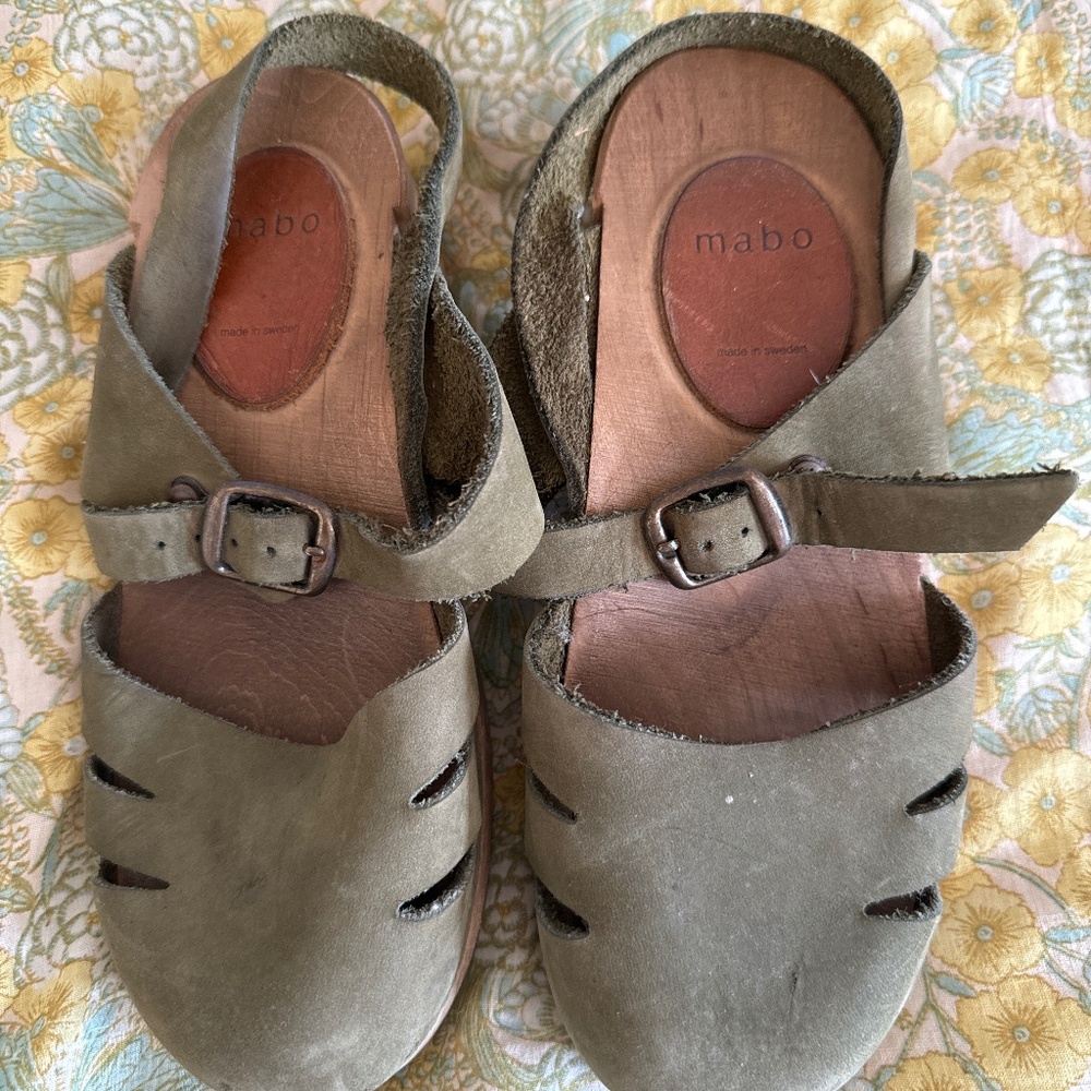 Mabo girls clogs